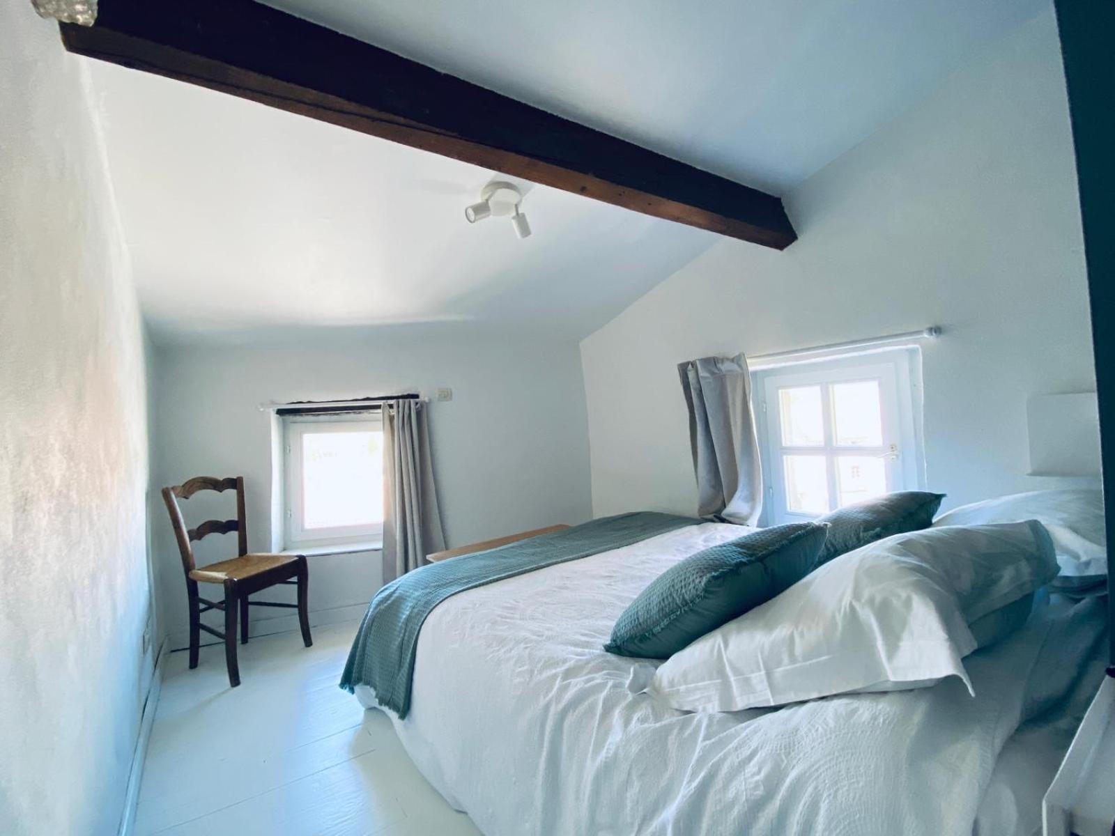 Hotel Le Pied De La Lettre Grignan Pokój zdjęcie